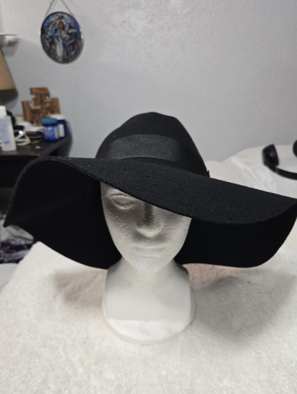 Olive & Pique Black Wool Floppy hat   NWT Women